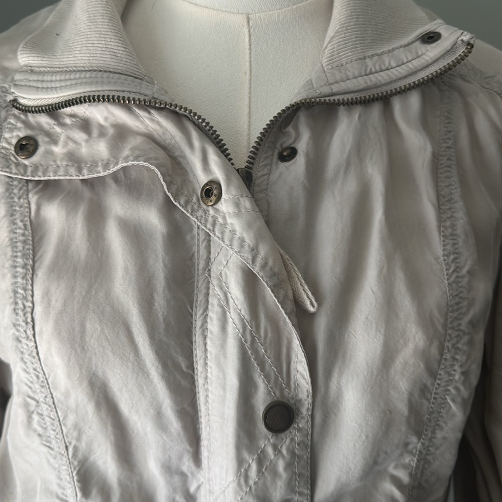 Lightweight jacket - Picture 2 of 3